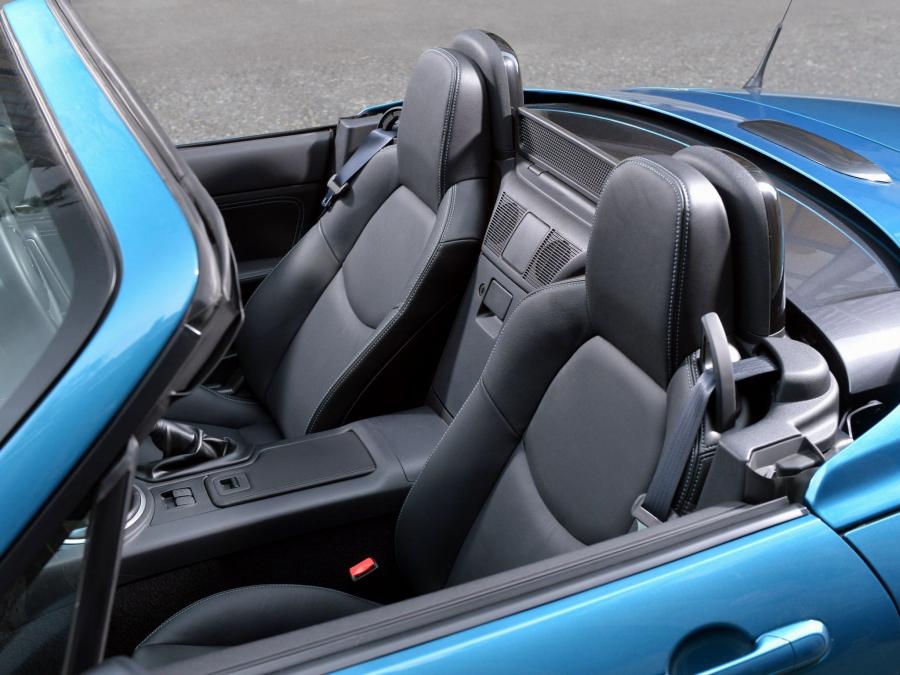  Mazda MX-5 Roadster-Coupe Sport Graphite 2013 года  (фото 13 из 24)